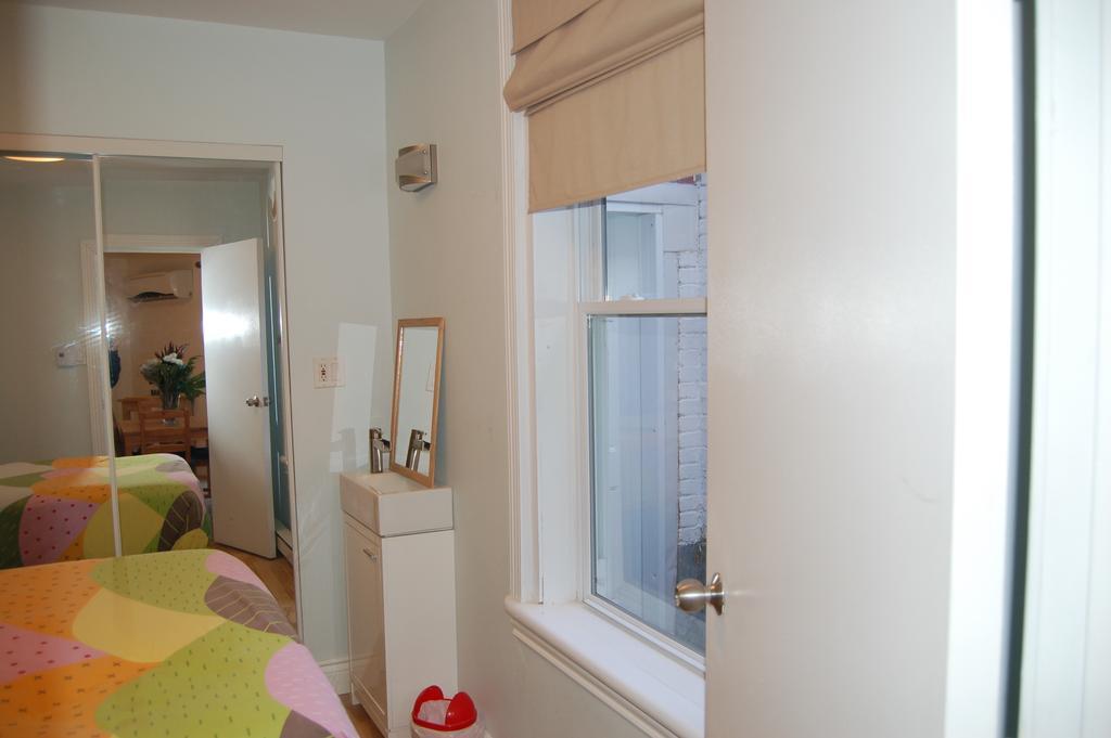 Le Chasseur Bed & Breakfast Montreal Bilik gambar